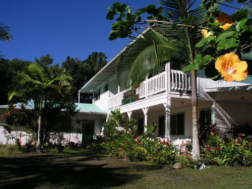 Lava Tree Tropic Inn Pahoa Exterior photo